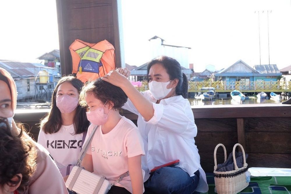 Momen Ussy Sulistyawati di Kalimantan © Instagram