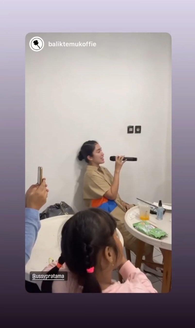 Momen Ussy Sulistyawati di Kalimantan © Instagram Momen Ussy Sulistyawati di Kalimantan © Instagram