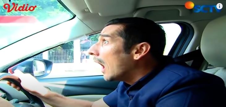 Claudio Martinez Berbagai sumber