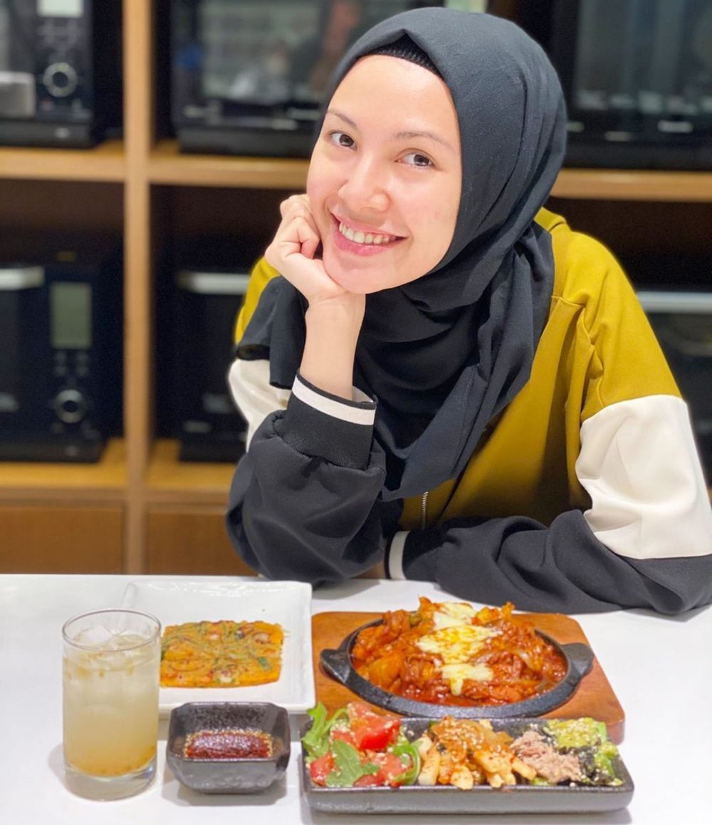 10 Makanan dikonsumsi Ratna Galih saat diet, jaga berat badan stabil