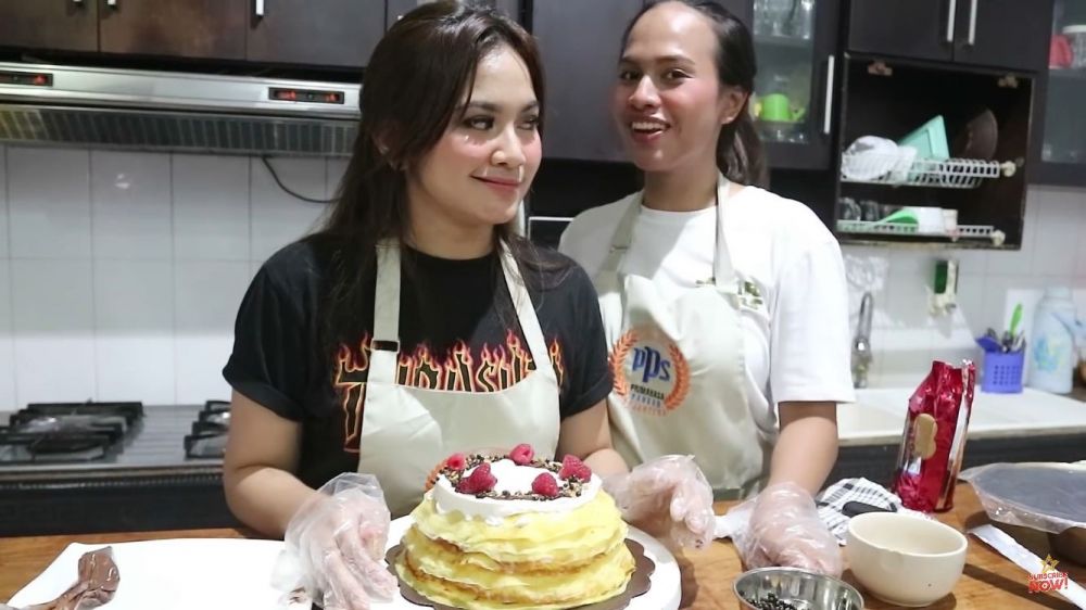 10 Langkah Mahalini bikin mille crepes teflon, lembut dan antigagal