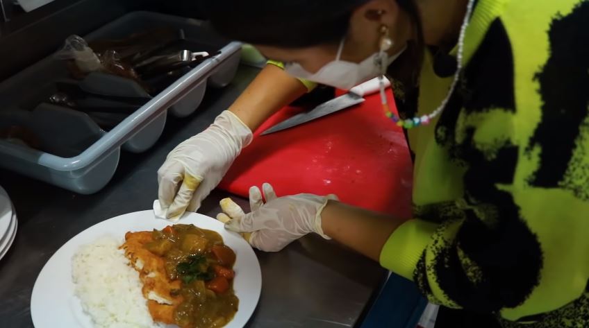 10 Cara plating makanan ala Shaloom Razade, bak hidangan restoran