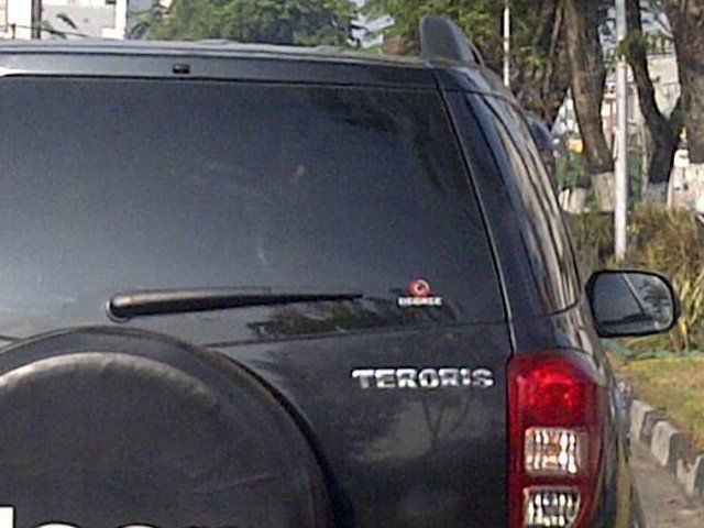 Tulisan lucu merek di mobil pribadi © berbagai sumber