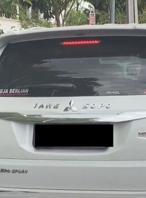 Tulisan lucu merek di mobil pribadi © berbagai sumber