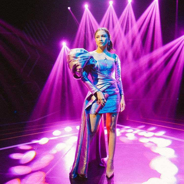 Gaya Mahalini Raharja saat manggung  © Instagram/@mahaliniraharja