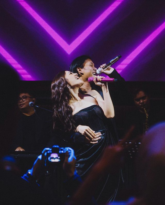 Gaya Mahalini Raharja saat manggung  © Instagram/@mahaliniraharja