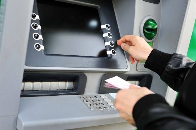 7 Cara transfer uang lewat ATM berbagai bank, mudah dan cepat