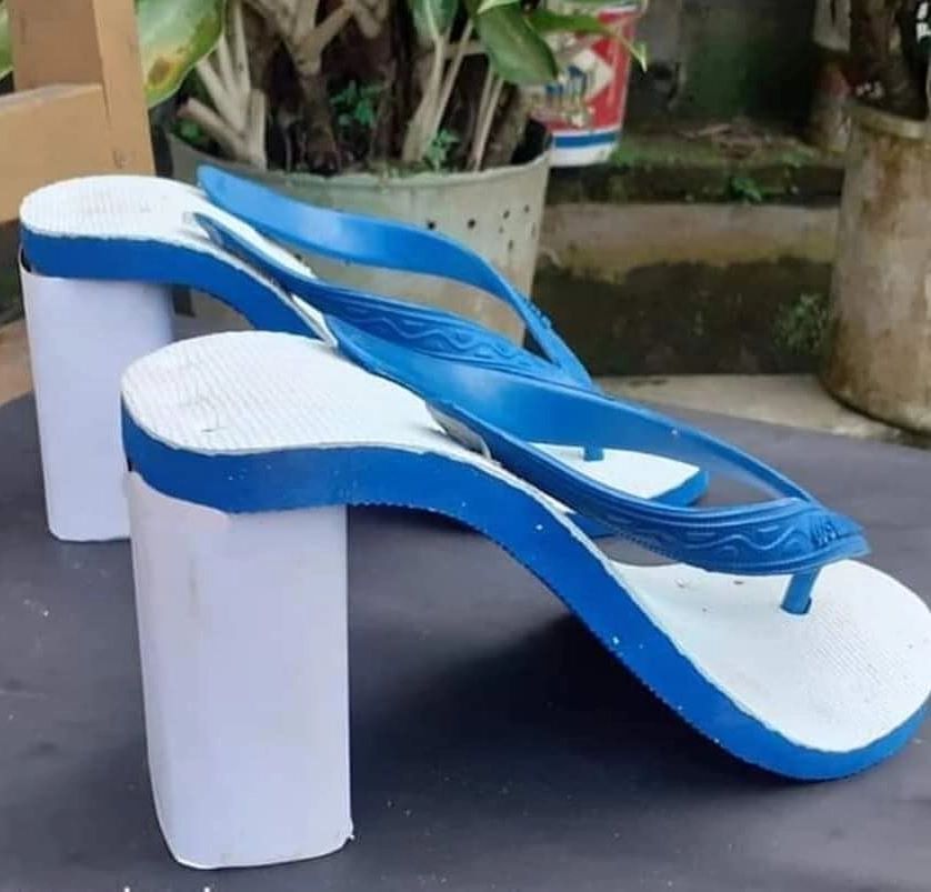 sandal jepit aneh bentukannya © berbagai sumber
