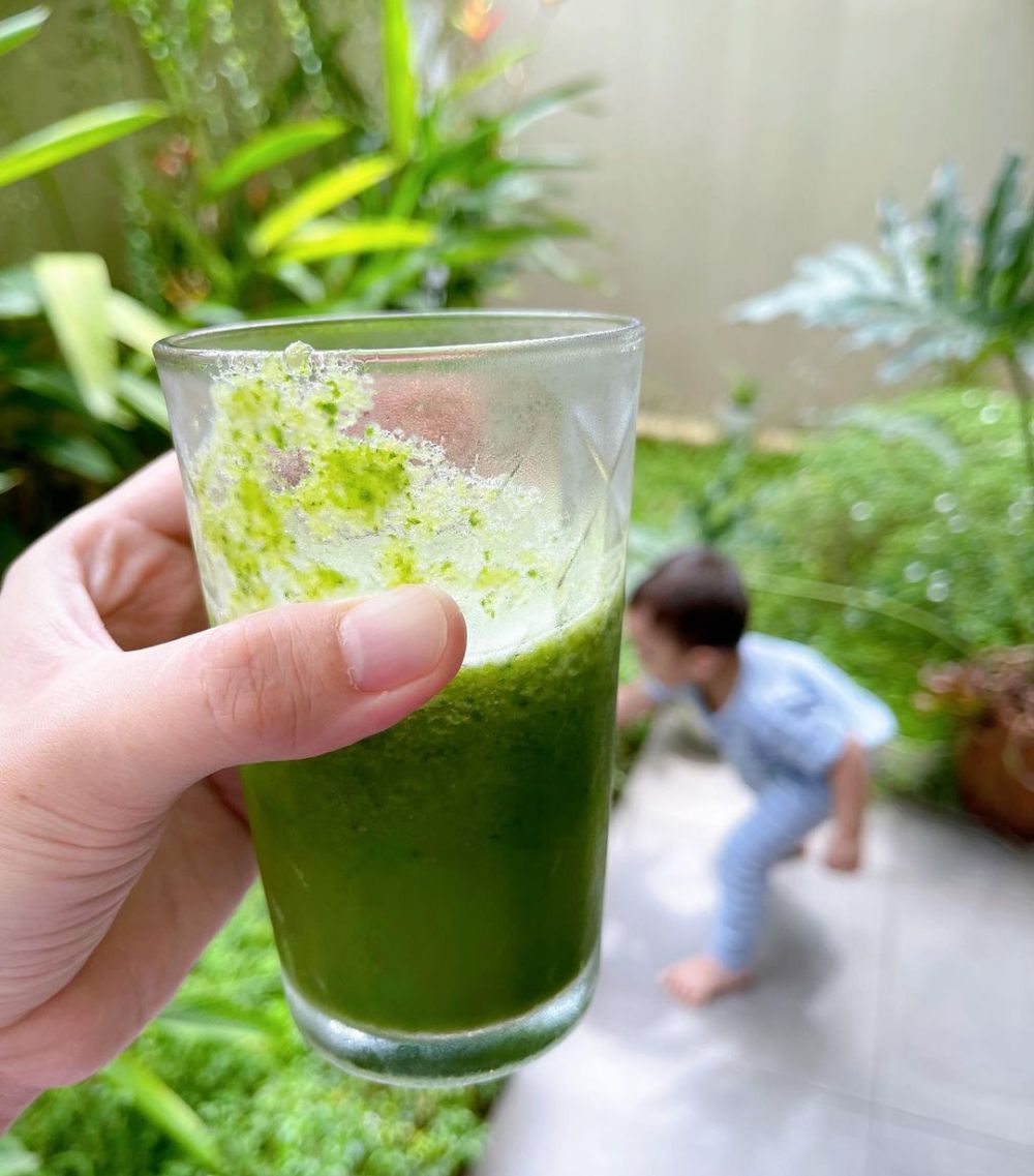 10 Pola makan ala Tika Bravani, bantu tubuh fit dan tak mudah sakit