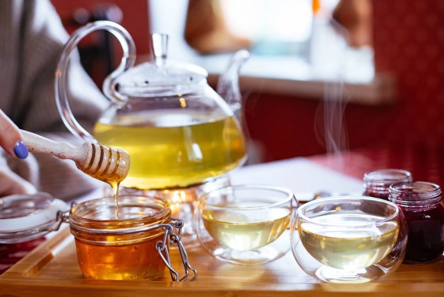 10 Pola makan ala Tika Bravani, bantu tubuh fit dan tak mudah sakit