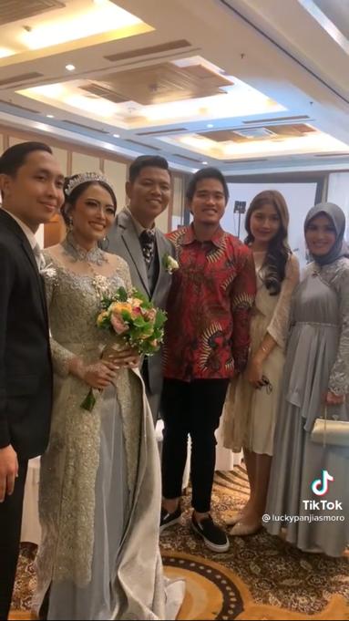 Momen Kaesang Pangarep dan Erina Gudono © berbagai sumber Momen Kaesang Pangarep dan Erina Gudono © berbagai sumber