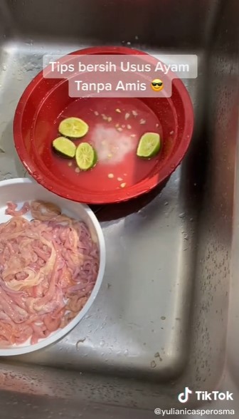 10 Cara mudah membersihkan usus ayam, bebas amis