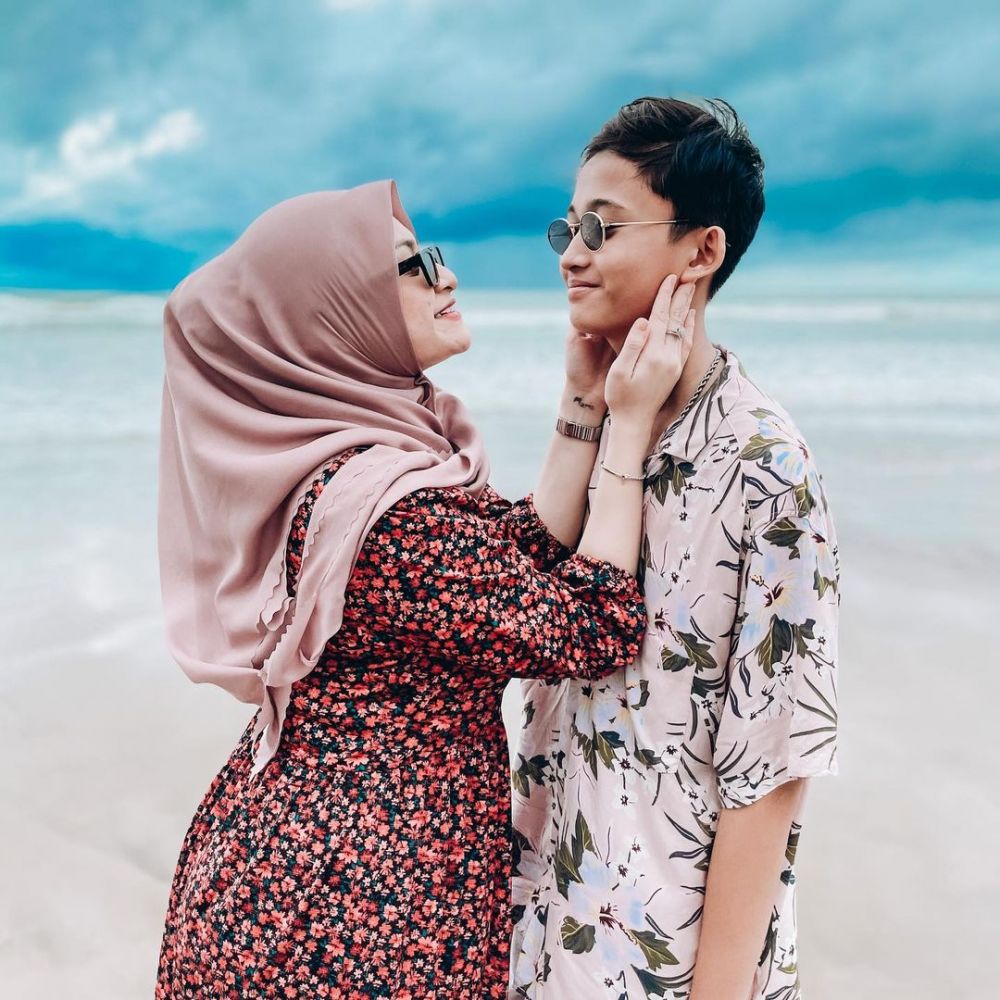 kenangan nathalie holscher bersama keluarga © instagram