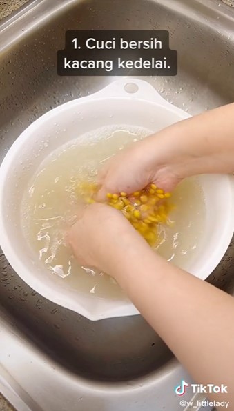 9 Cara mudah membuat tempe sendiri di rumah, hanya pakai 3 bahan