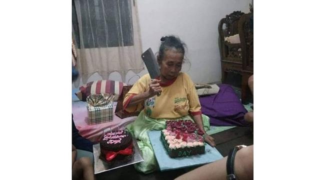 Kelakuan emak-emak saat di rumah Berbagai sumber