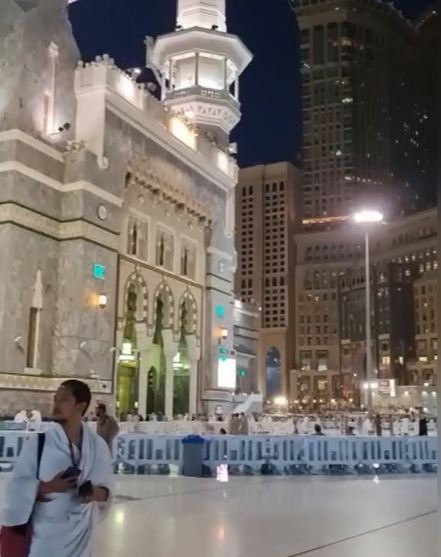 Ridwan Kamil dan keluarga haji © berbagai sumber