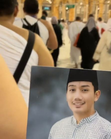 Ridwan Kamil dan keluarga haji © berbagai sumber