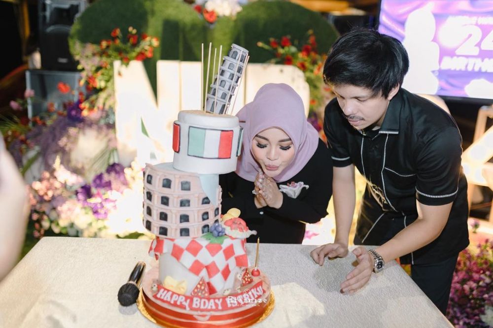 10 Potret kue ultah Aurel Hermansyah ke-24, ada yang unik tema Thor