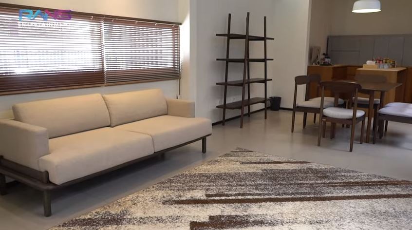 Raffi beri hadiah rumah mewah Berbagai sumber