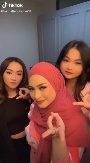 Potret Nathalie Holscher dan kedua adik © berbagai sumber