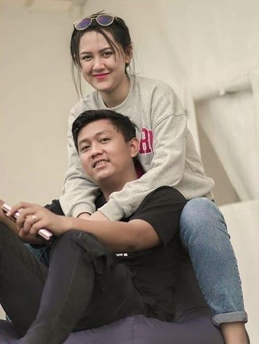 Kisah cinta Denny Caknan dan Happy Asmara Berbagai sumber Kisah cinta Denny Caknan dan Happy Asmara Berbagai sumber