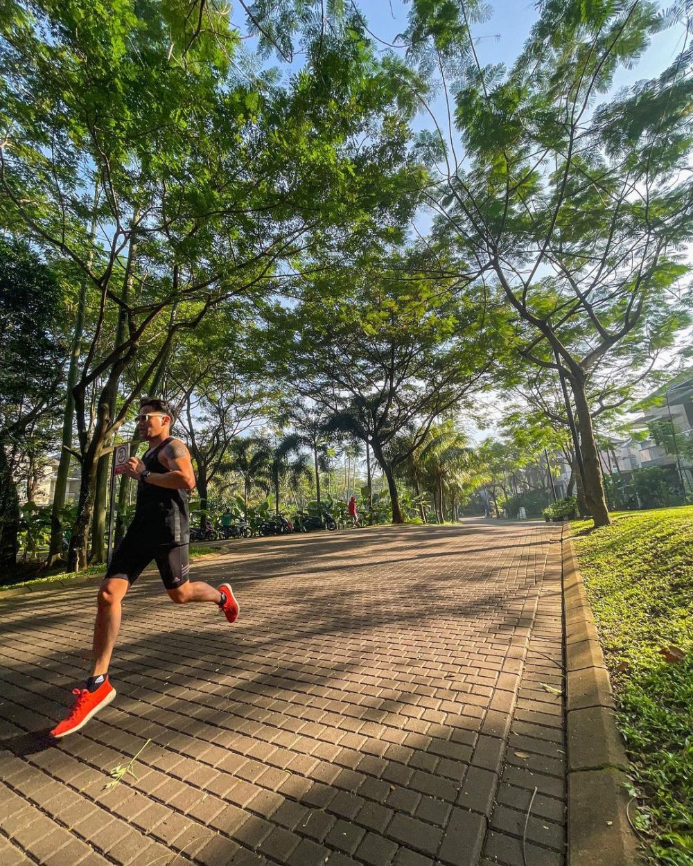 10 Makanan dikonsumsi Tarra Budiman usai olahraga, bantu bentuk otot