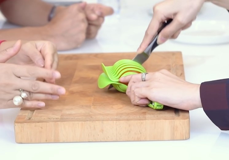 10 Alat pemotong buah dan sayur milik Titi Kamal, di bawah Rp 80 ribu