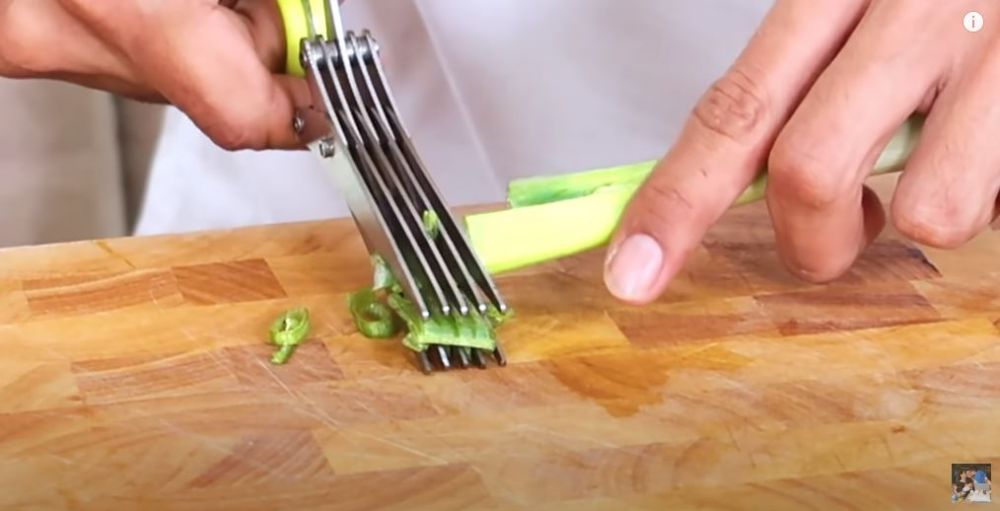 10 Alat pemotong buah dan sayur milik Titi Kamal, di bawah Rp 80 ribu