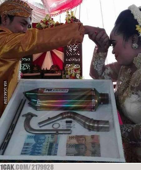 mahar nikah antimainstream © berbagai sumber