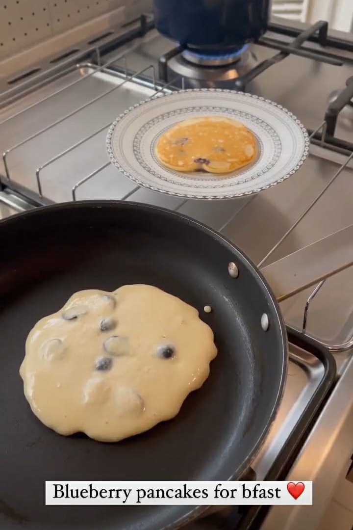 10 Makanan dikonsumsi Rianti Cartwright, bikin fit dan ASI lancar