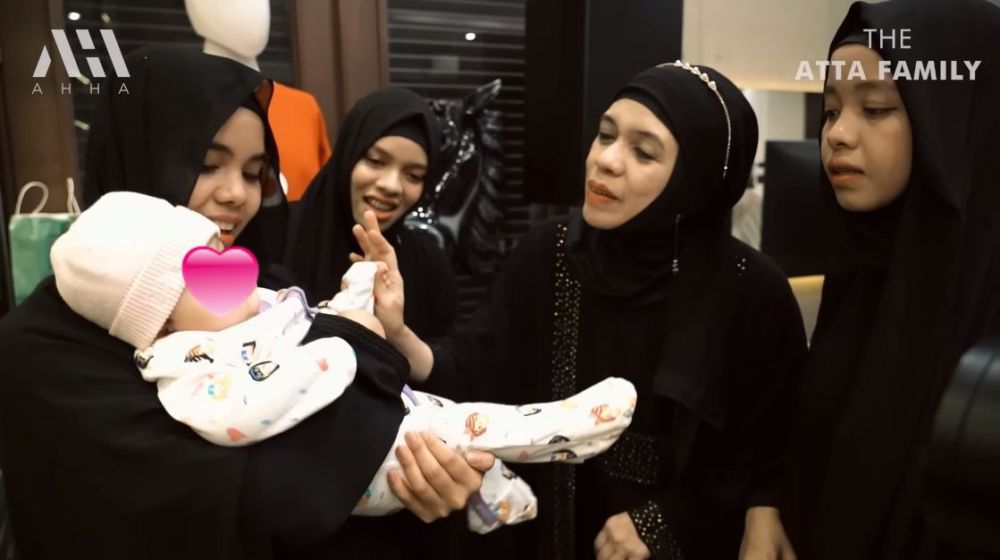 Tiba di Indonesia, 11 momen bahagia Gen Halilintar bertemu anak Aurel