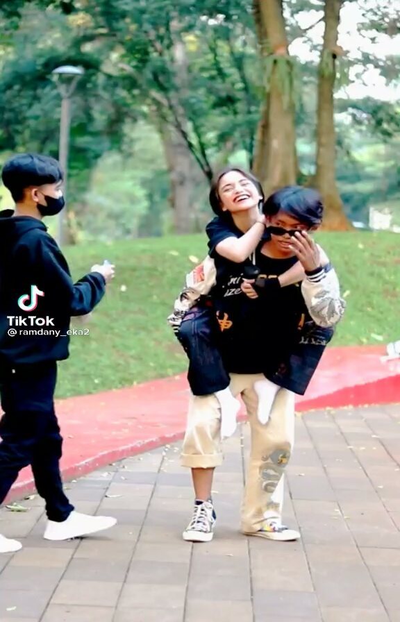 Rio tolak beasiswa Sandiaga Uno © berbagai sumber