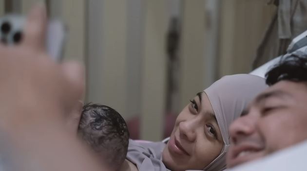 dian ayu melahirkan anak ketiga © berbagai sumber dian ayu melahirkan anak ketiga © berbagai sumber