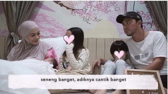 dian ayu melahirkan anak ketiga © berbagai sumber dian ayu melahirkan anak ketiga © berbagai sumber