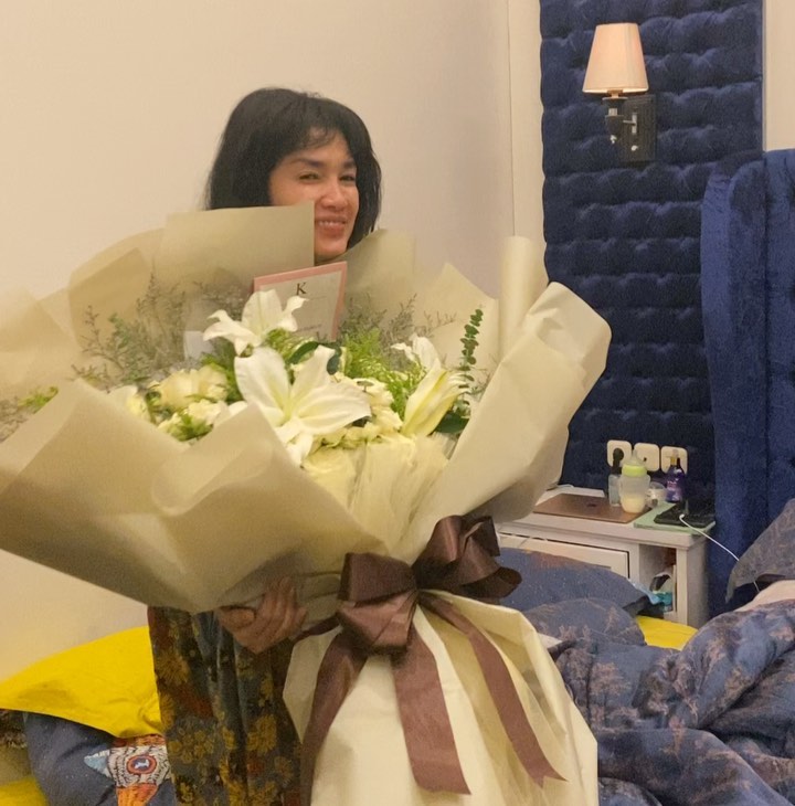 kejutan ultah ussy sulistiawaty © instagram