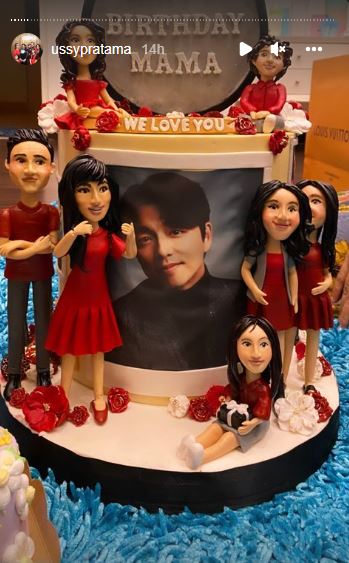 11 Potret kue ultah keluarga Ussy Sulistiawaty, unik dan menggemaskan