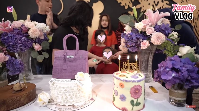 11 Potret kue ultah keluarga Ussy Sulistiawaty, unik dan menggemaskan