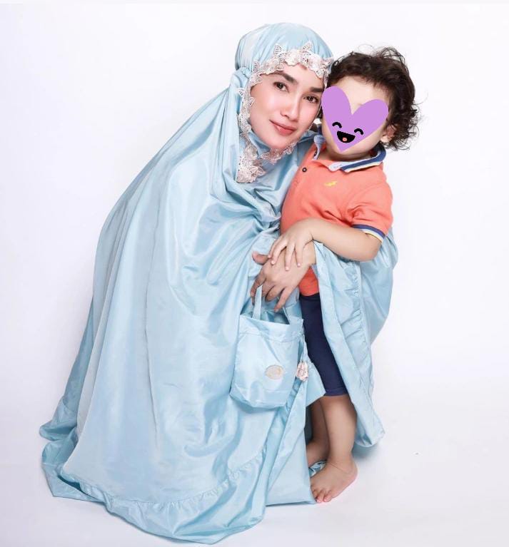 Gaya pelawak di pemotretan bersama anak Berbagai sumber