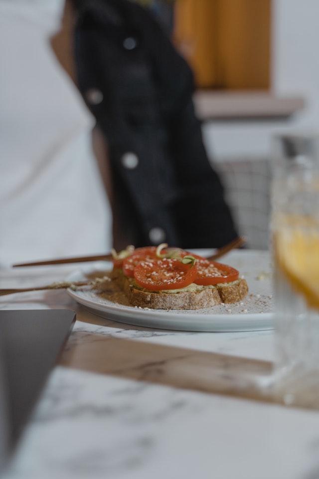 10 Menu sarapan Rieta Amilia, bantu tubuh fit di usia 60 tahun