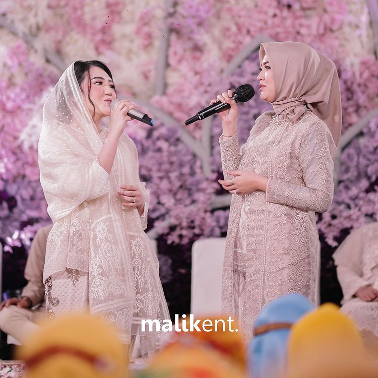 seleb di acara pranikah Via Vallen © berbagai sumber seleb di acara pranikah Via Vallen © berbagai sumber