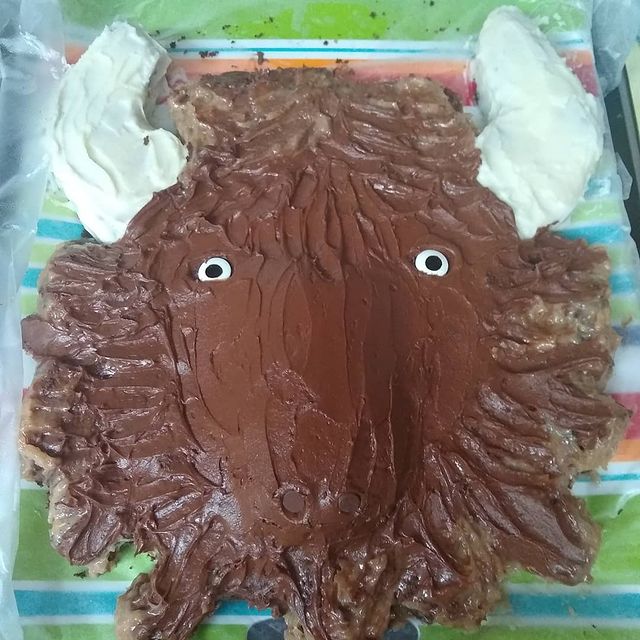 15 Potret kue ulang tahun dengan hiasan nyeleneh, idenya ada-ada aja