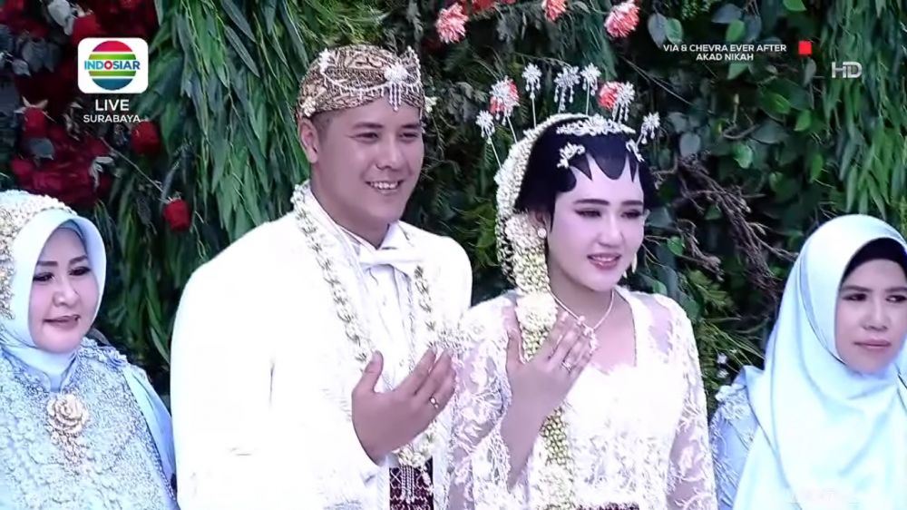 Momen akad nikah Via Vallen dan Chevra Yolandi © Vidio.com/Indosiar