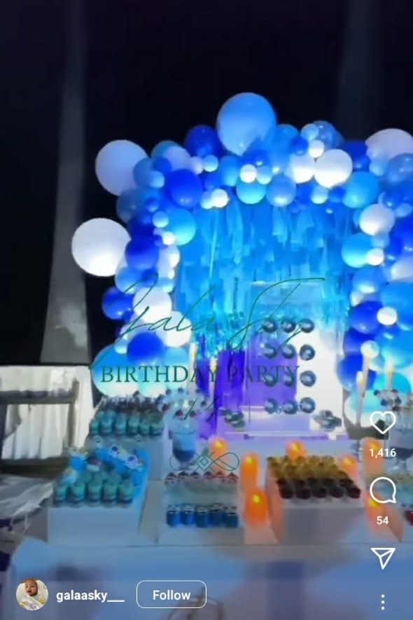 Bertema Baby Shark, 10 detail kue ultah Gala Sky ke-2 ini kece abis