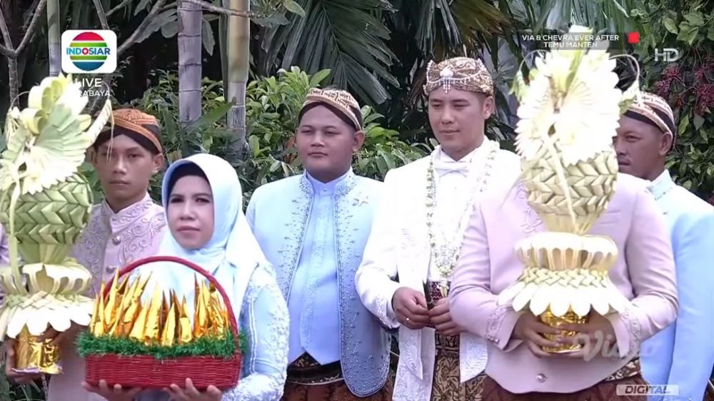 momen Temu Manten Via Vallen & Chevra Yolandi © berbagai sumber