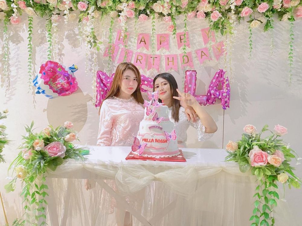 potret via vallen dan mella rossa dari kecil © instagram