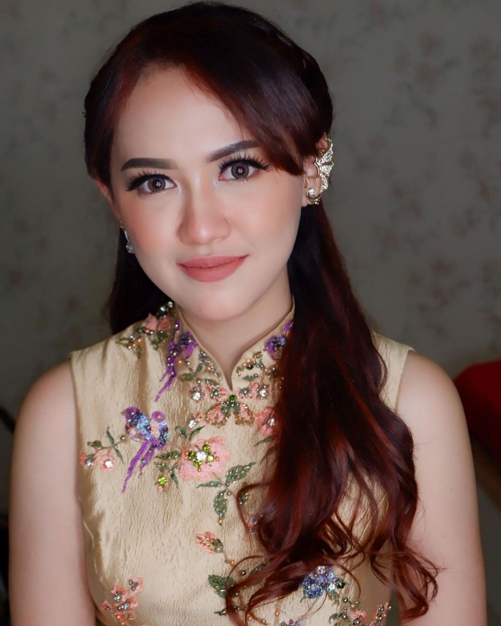 gadis berseragam sekolah jadi pedangdut top © berbagai sumber gadis berseragam sekolah jadi pedangdut top © berbagai sumber