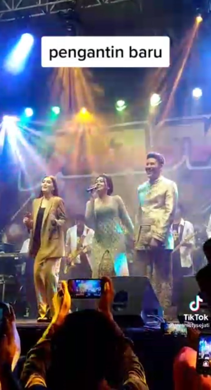 nella kharisma di nikahan via vallen © berbagai sumber