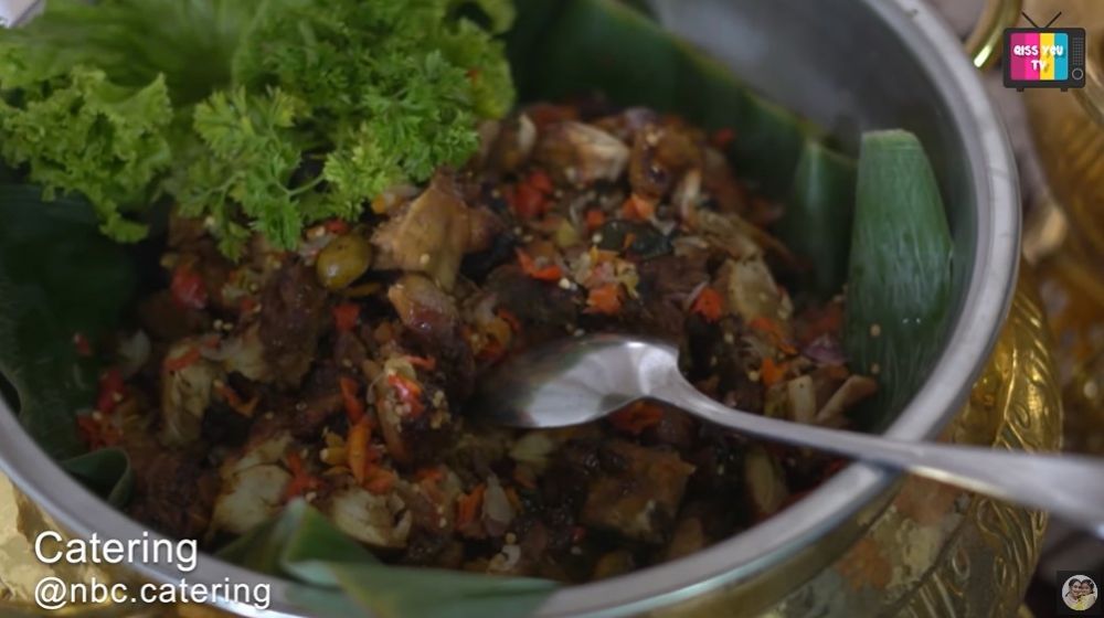 11 Hidangan Nusantara di momen gender reveal Syifa adik Ayu Ting Ting