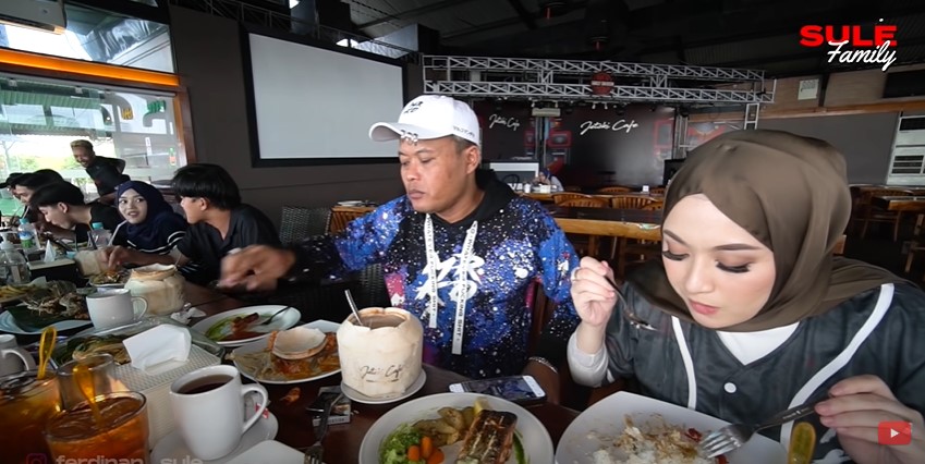 10 Makanan sehat dikonsumsi Nathalie Holscher, bikin ASI selalu lancar