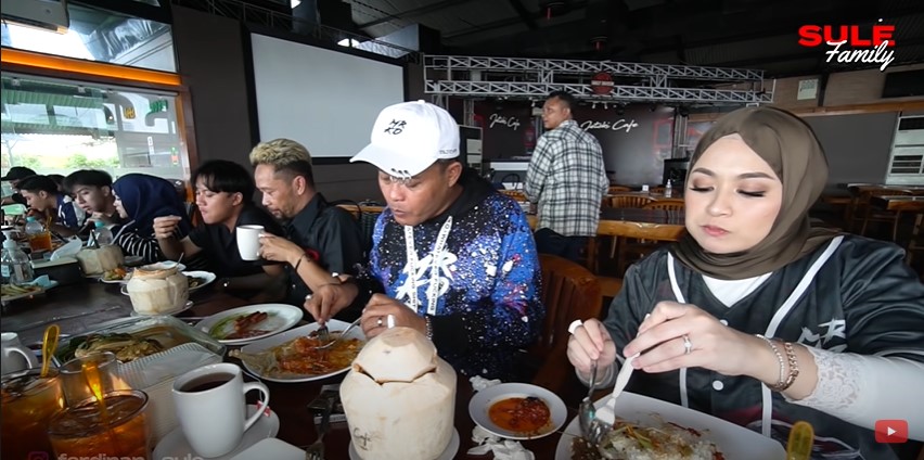 10 Makanan sehat dikonsumsi Nathalie Holscher, bikin ASI selalu lancar